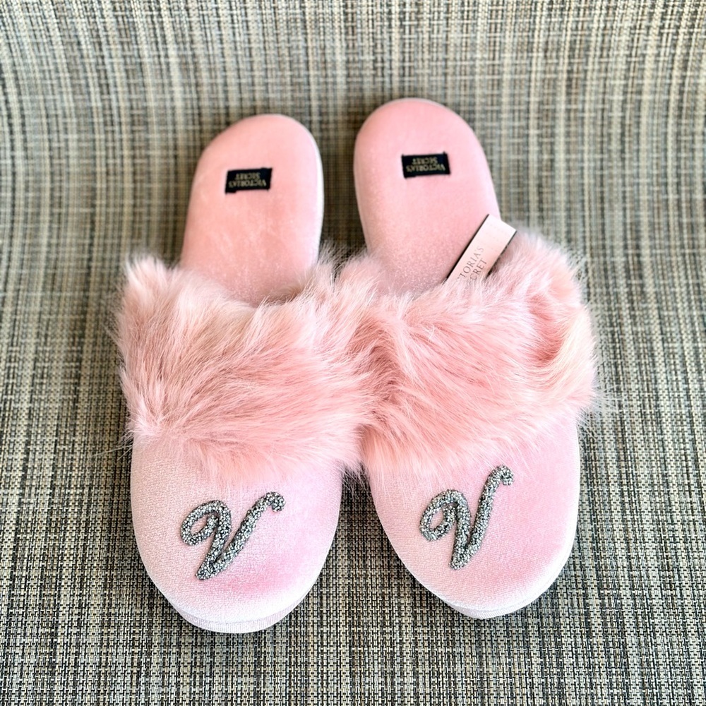 Victoria Secret Pink Fuzzy Women's Slippers - Picture 3 of 7